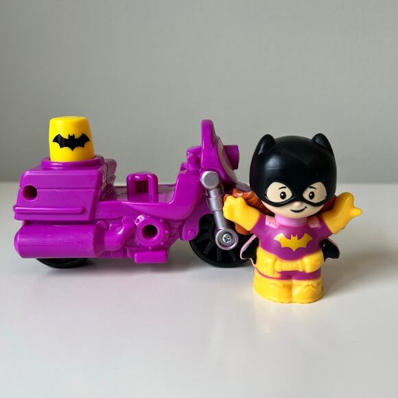 Fisher-Price DC Super Friends Batgirl and Batmobile 2020 - Picture 4 of 10